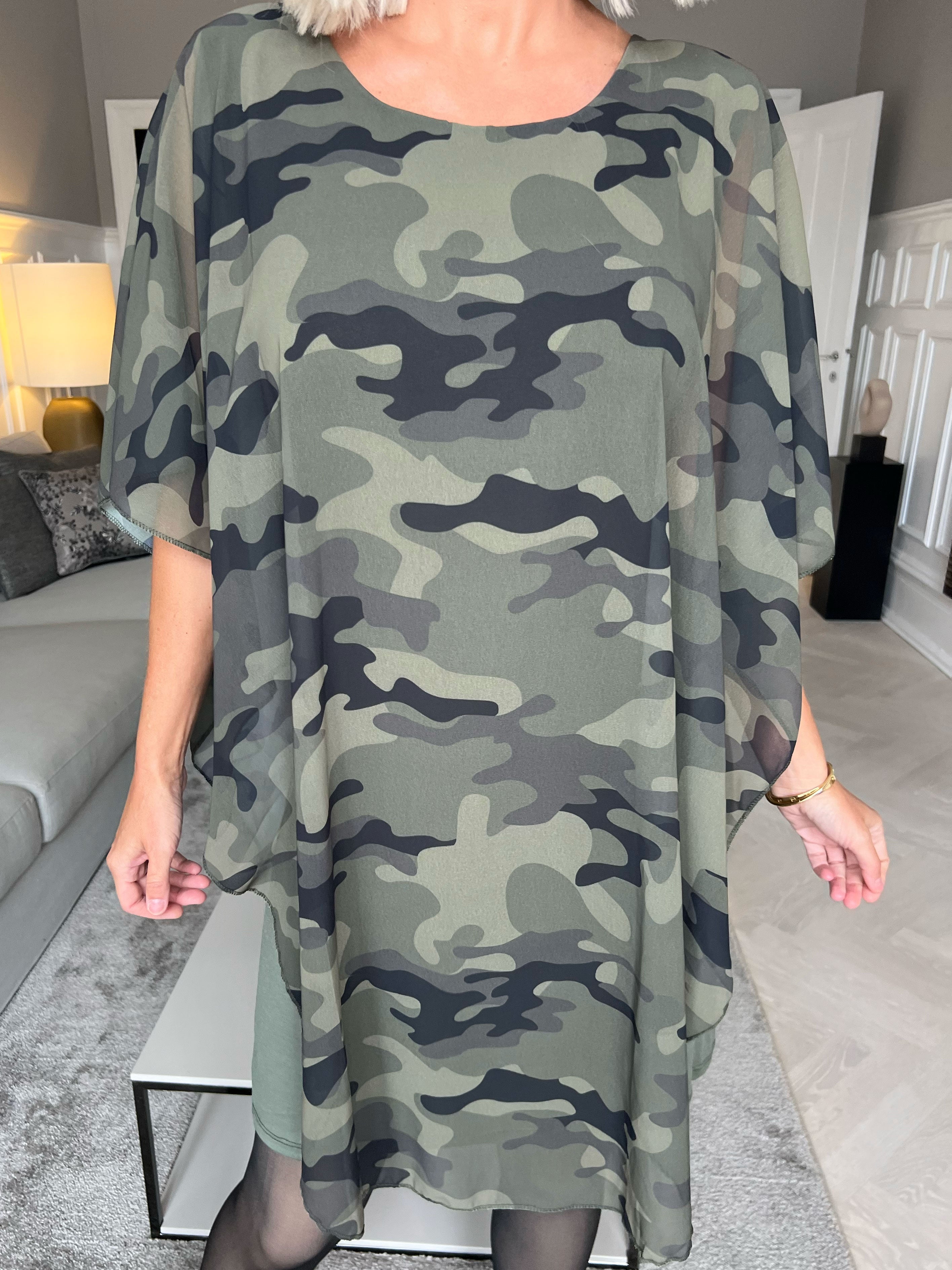 Kenya Camo - Tunikaklänning med chiffonglager